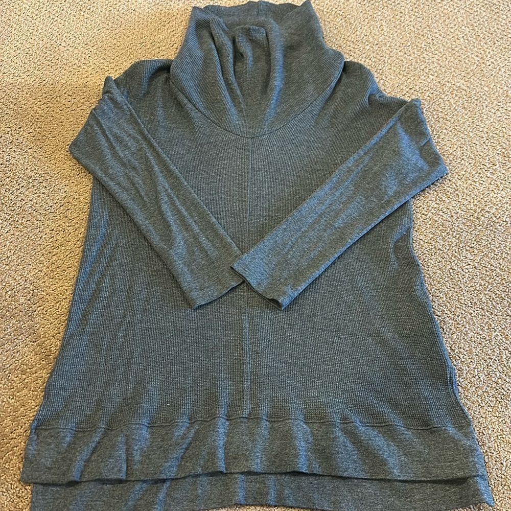 Splendid Women’s Grey Turtleneck Waffle Long Sleeve Top